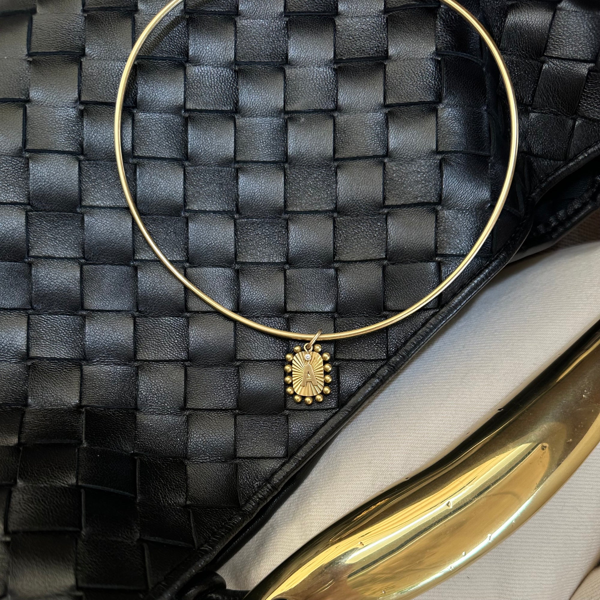 the wire collar