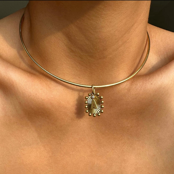 the wire collar
